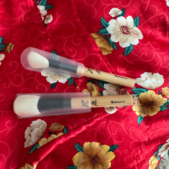 SOLD—sonia G Hinoki Brush Set - Picture 2 of 4